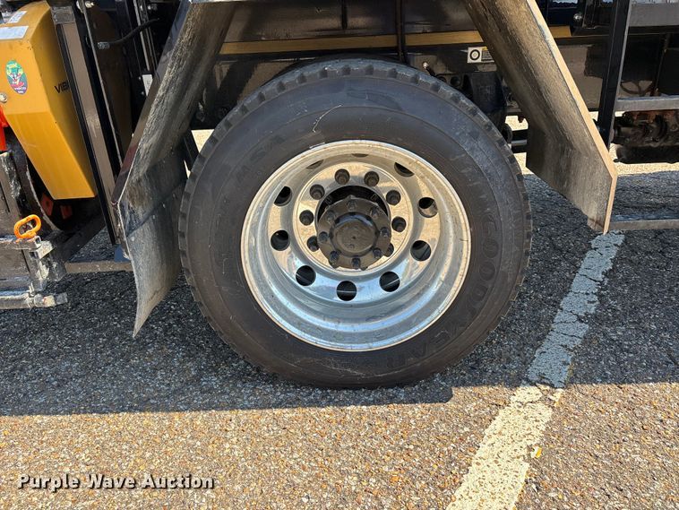 image for item DT0177 2022 Kenworth T3 infrared pothole patcher truck