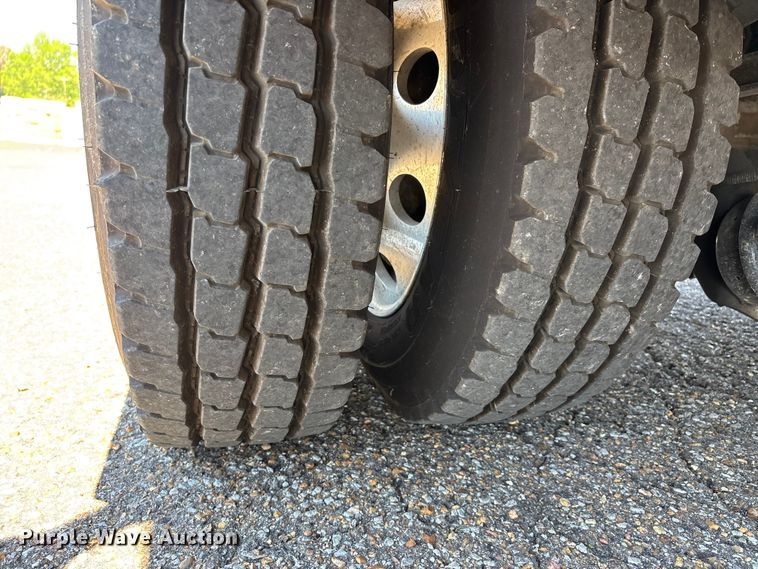 image for item DT0177 2022 Kenworth T3 infrared pothole patcher truck