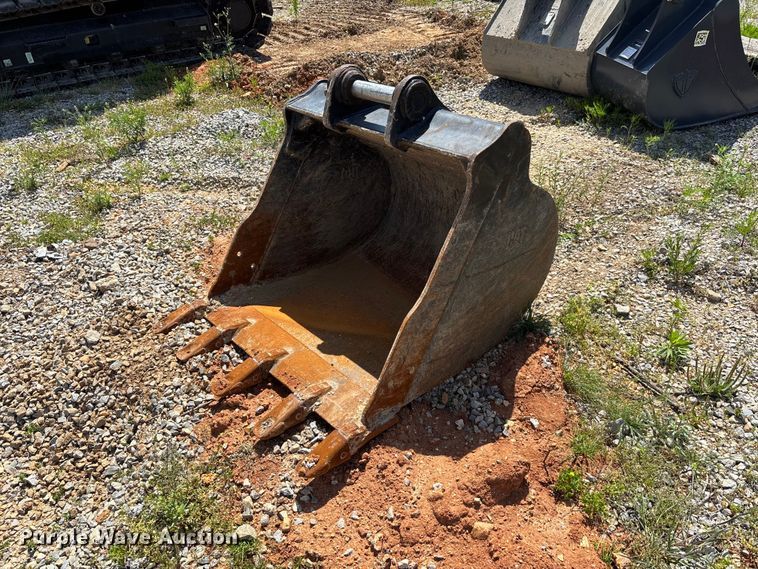 image for item DT0235 Caterpillar bucket