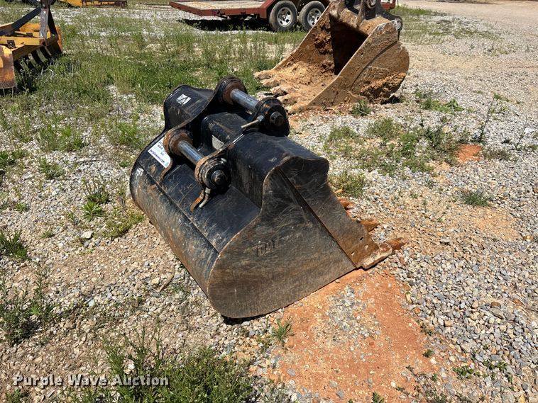 image for item DT0235 Caterpillar bucket