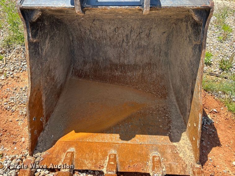 image for item DT0235 Caterpillar bucket