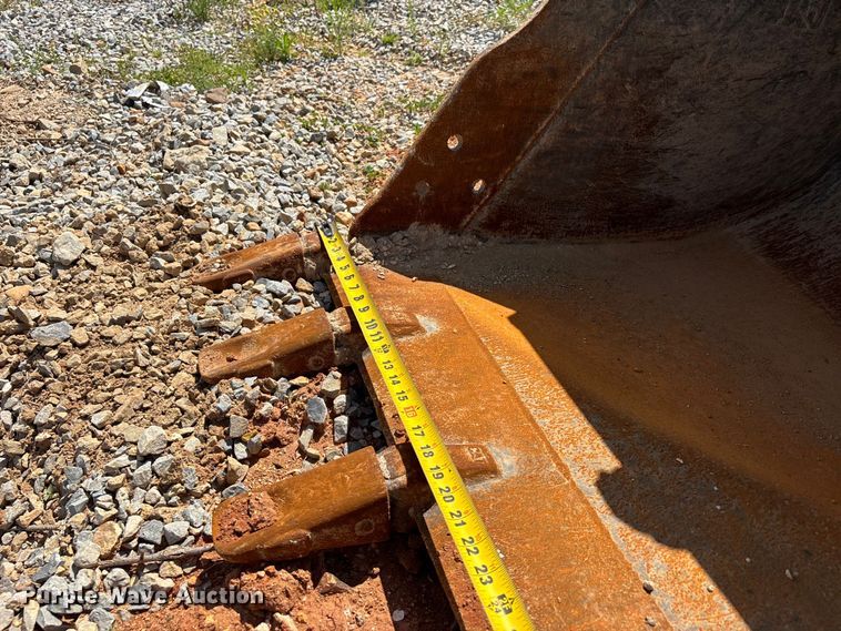 image for item DT0235 Caterpillar bucket