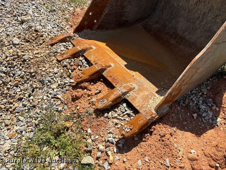 image for item DT0235 Caterpillar bucket