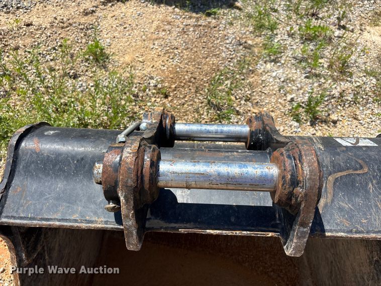 image for item DT0235 Caterpillar bucket