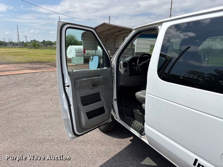 image for item DT0240 2014 Ford E350 van