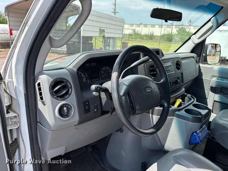 image for item DT0240 2014 Ford E350 van