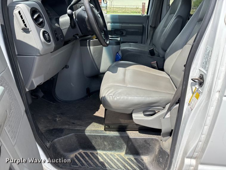 image for item DT0240 2014 Ford E350 van