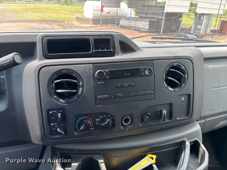 image for item DT0240 2014 Ford E350 van