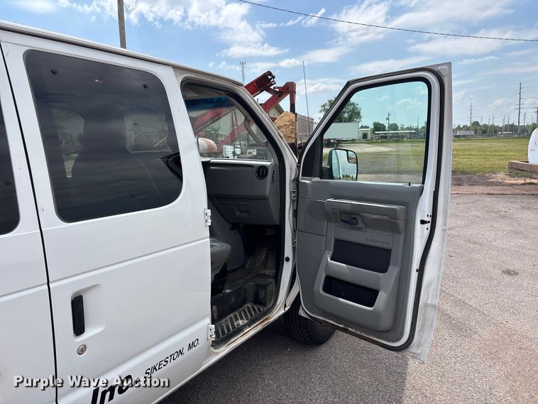 image for item DT0240 2014 Ford E350 van
