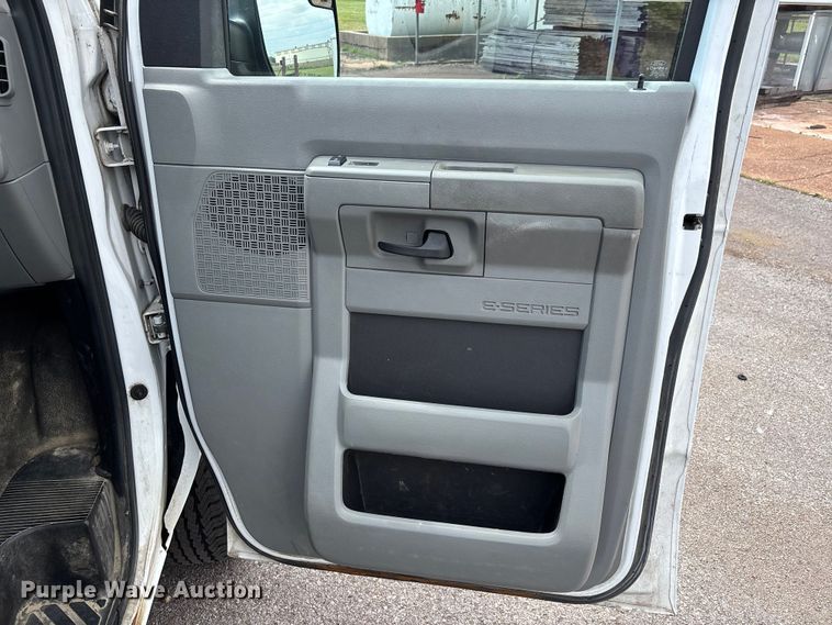 image for item DT0240 2014 Ford E350 van