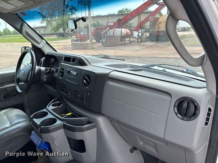 image for item DT0240 2014 Ford E350 van