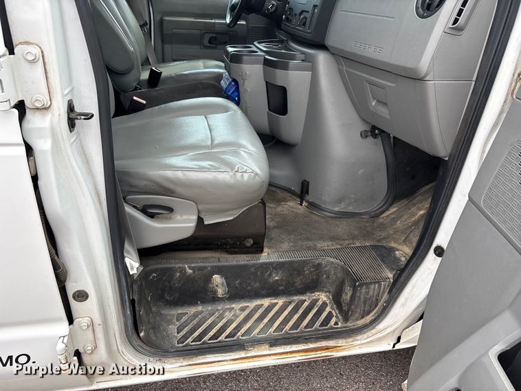 image for item DT0240 2014 Ford E350 van