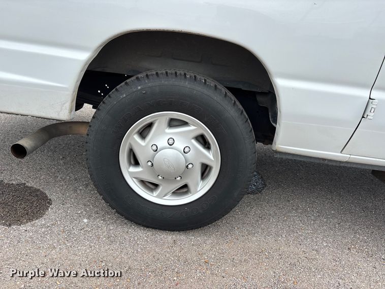 image for item DT0240 2014 Ford E350 van