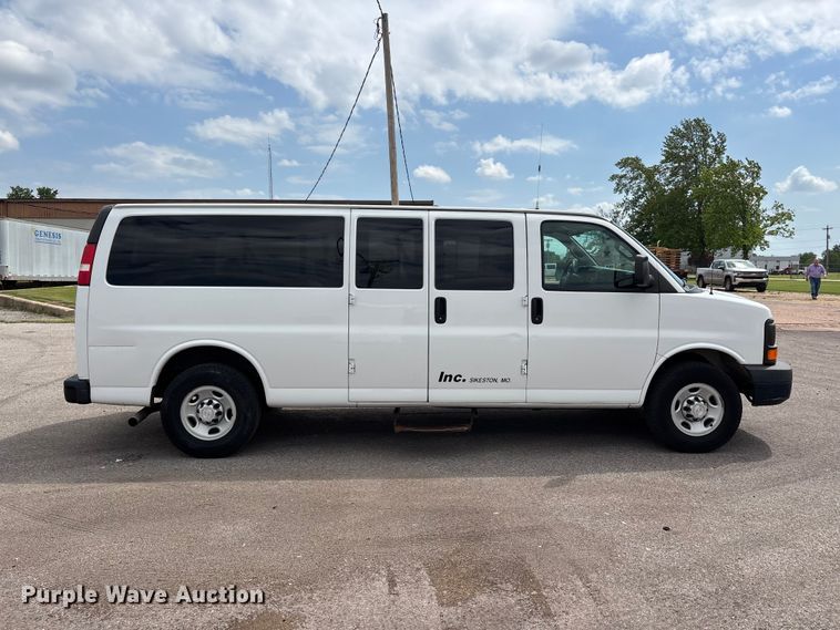 image for item DT0241 2016 Chevrolet Express 3500 van