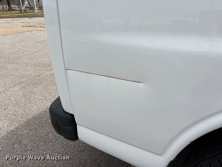 image for item DT0241 2016 Chevrolet Express 3500 van