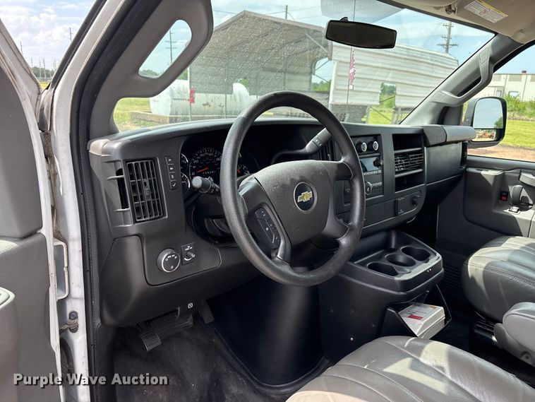 image for item DT0241 2016 Chevrolet Express 3500 van