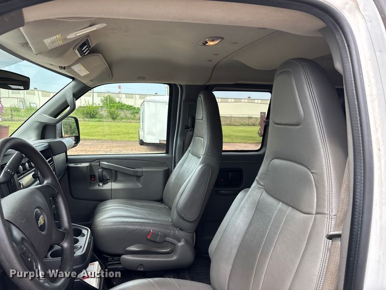 image for item DT0241 2016 Chevrolet Express 3500 van