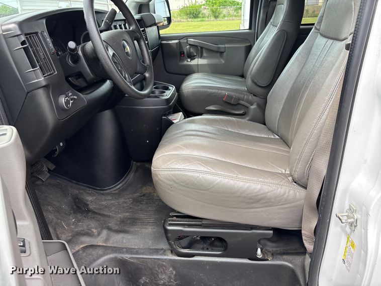 image for item DT0241 2016 Chevrolet Express 3500 van