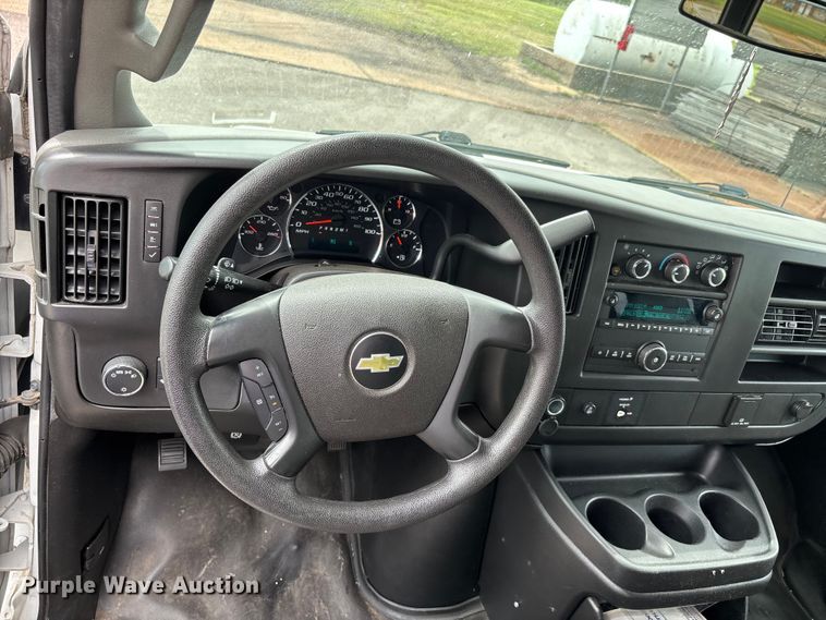 image for item DT0241 2016 Chevrolet Express 3500 van