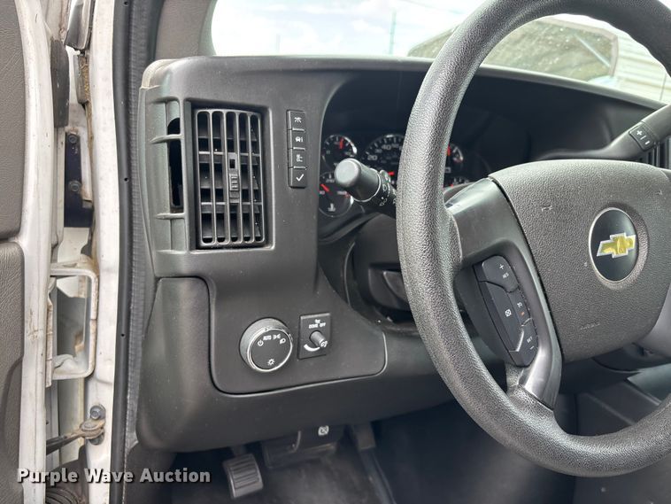 image for item DT0241 2016 Chevrolet Express 3500 van