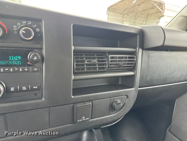 image for item DT0241 2016 Chevrolet Express 3500 van