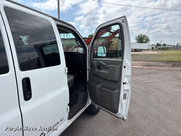 image for item DT0241 2016 Chevrolet Express 3500 van