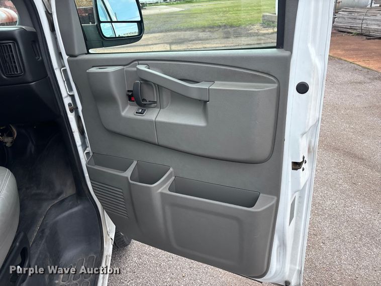 image for item DT0241 2016 Chevrolet Express 3500 van