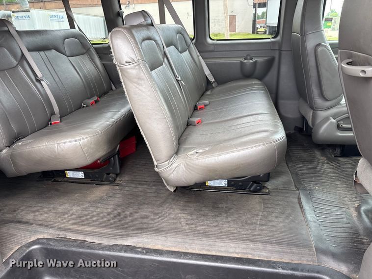 image for item DT0241 2016 Chevrolet Express 3500 van