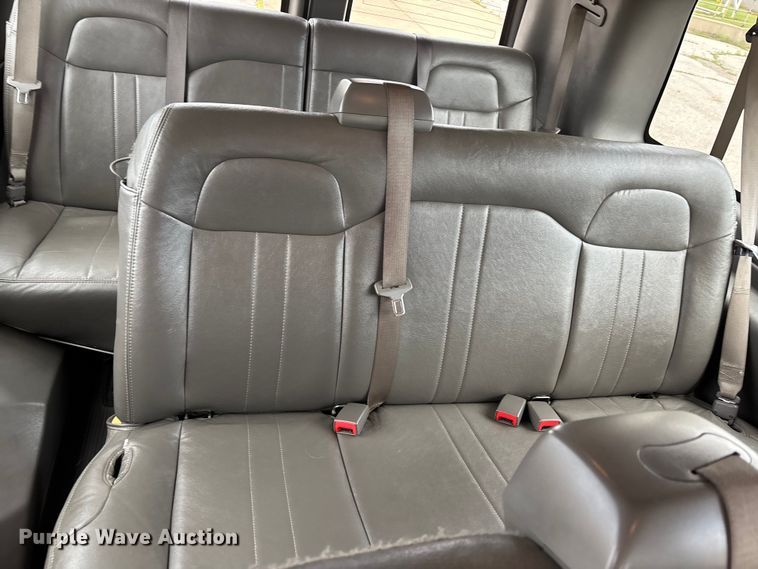 image for item DT0241 2016 Chevrolet Express 3500 van