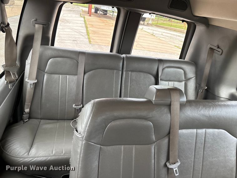 image for item DT0241 2016 Chevrolet Express 3500 van