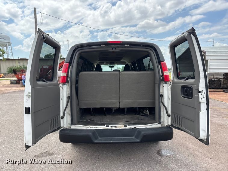 image for item DT0241 2016 Chevrolet Express 3500 van