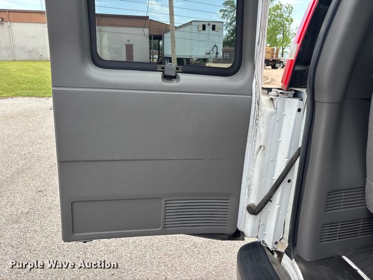 image for item DT0241 2016 Chevrolet Express 3500 van