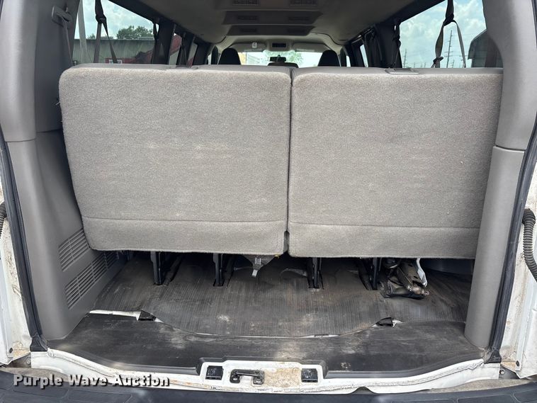 image for item DT0241 2016 Chevrolet Express 3500 van