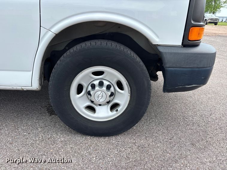 image for item DT0241 2016 Chevrolet Express 3500 van