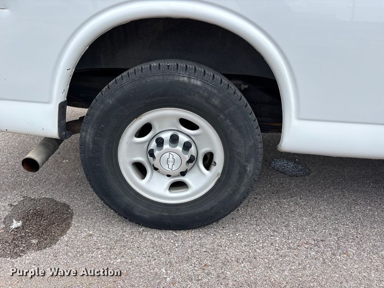 image for item DT0241 2016 Chevrolet Express 3500 van