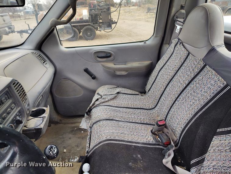 image for item DT0900 2000 Ford F150 pickup truck