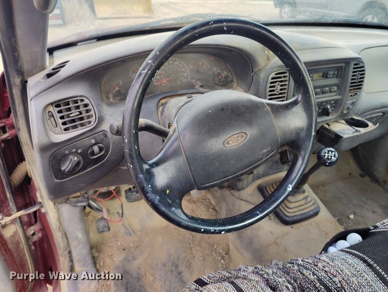 image for item DT0900 2000 Ford F150 pickup truck