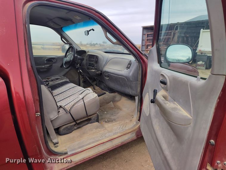 image for item DT0900 2000 Ford F150 pickup truck