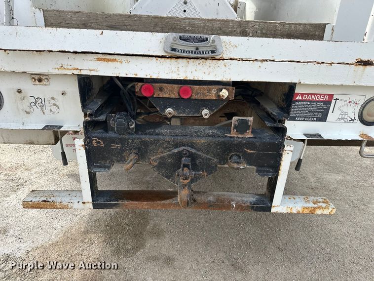 image for item DV0905 2005 International 4300 bucket truck