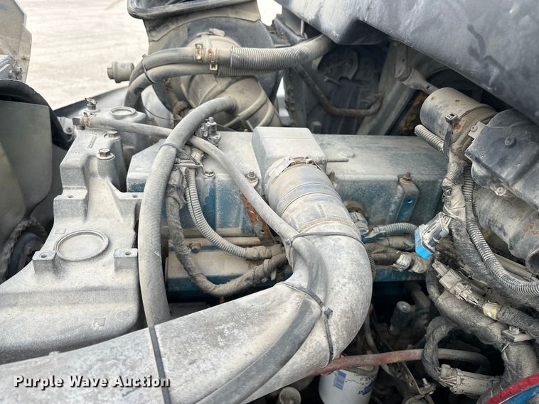 image for item DV0905 2005 International 4300 bucket truck