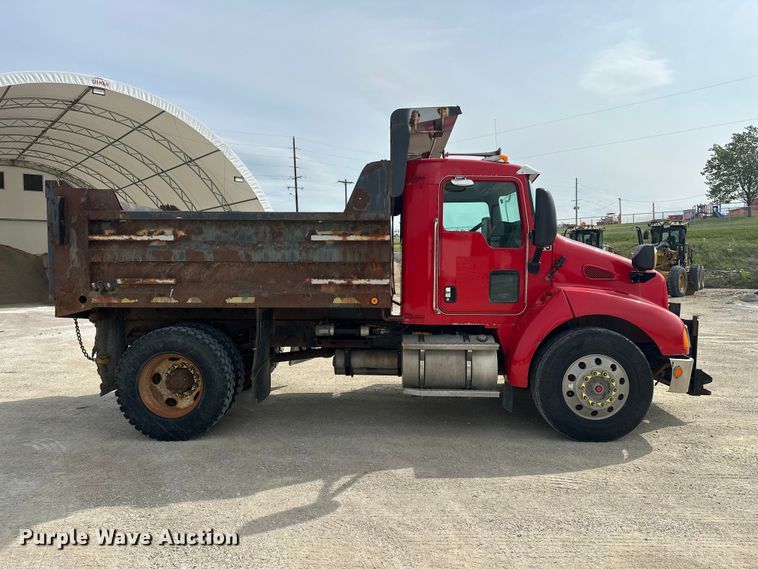 image for item DV0906 2005 Kenworth T300 dump truck