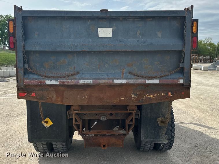 image for item DV0906 2005 Kenworth T300 dump truck