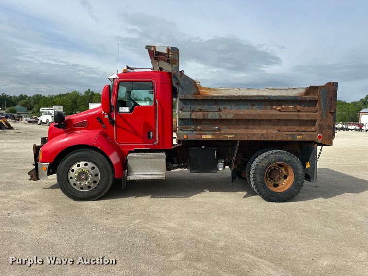 image for item DV0906 2005 Kenworth T300 dump truck