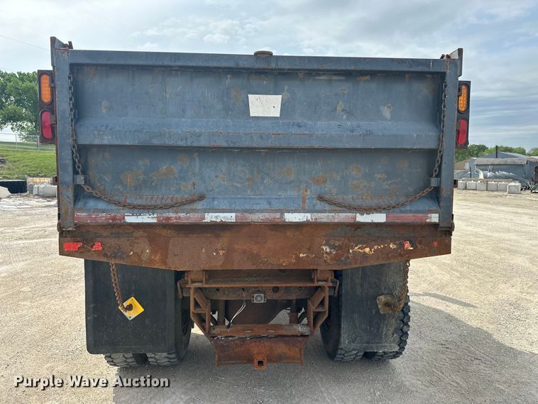 image for item DV0906 2005 Kenworth T300 dump truck
