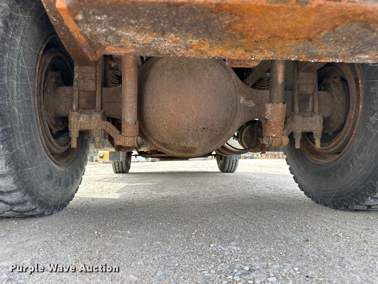 image for item DV0906 2005 Kenworth T300 dump truck