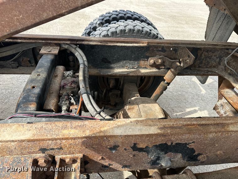 image for item DV0906 2005 Kenworth T300 dump truck