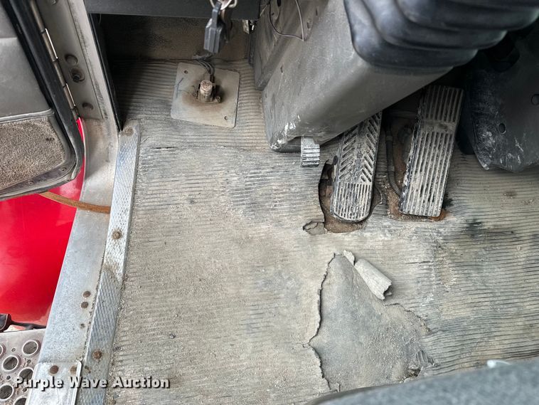 image for item DV0906 2005 Kenworth T300 dump truck