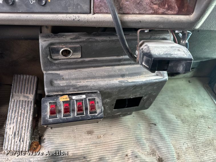 image for item DV0906 2005 Kenworth T300 dump truck