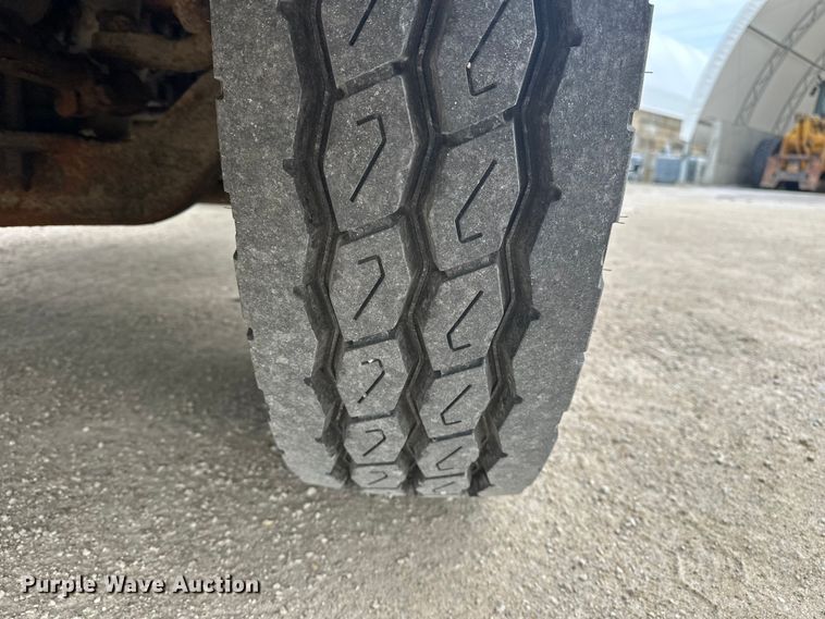image for item DV0906 2005 Kenworth T300 dump truck