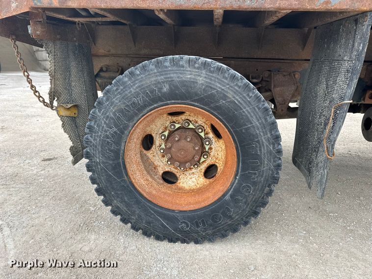 image for item DV0906 2005 Kenworth T300 dump truck